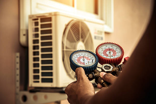 Professional Heat Pump Repair technician working in Carlisle, OH